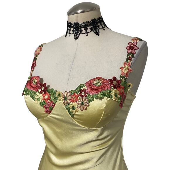 Realtix Coquette Floral Embroidery Shiny Yellow Full Length Gown - Picture 6 of 16